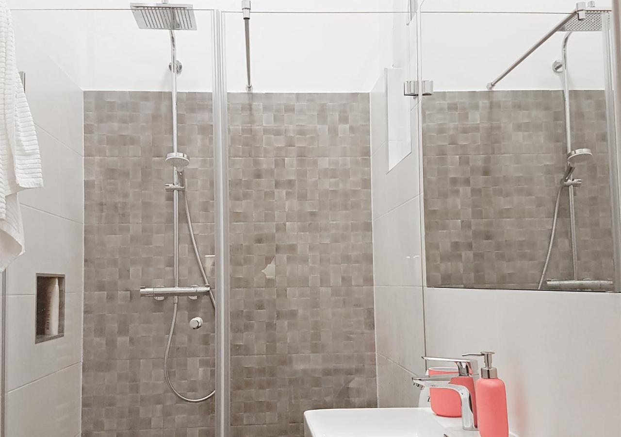 Luxury New Apartment With Gallery At Dob Street Nearby Gozsdu Court 부다페스트 외부 사진
